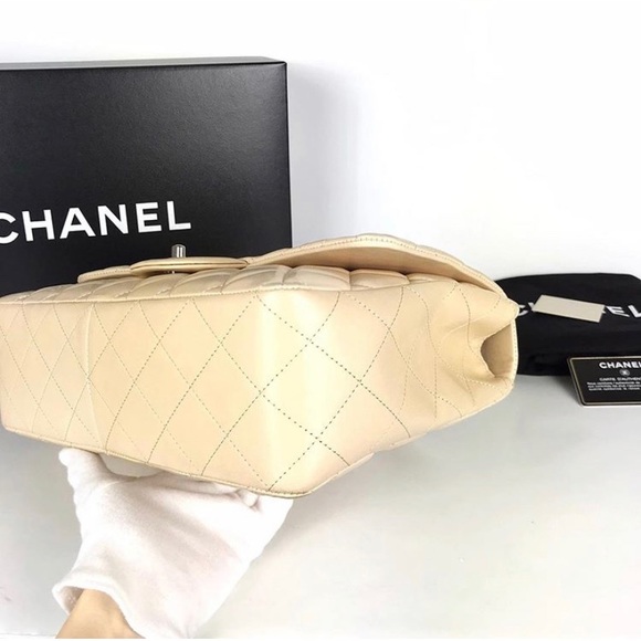 Chanel Jumbo Single Flap - Picture 2 of 9